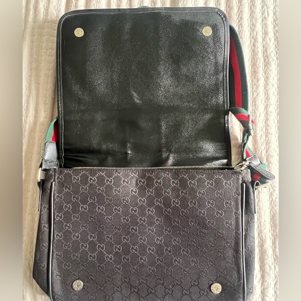 Gucci Messenger Bag - Picture 4 of 7